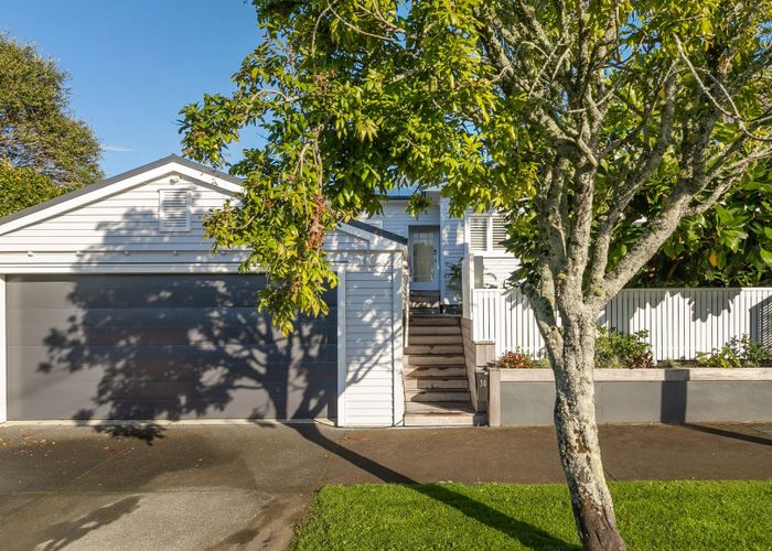  at 30 Premier Avenue, Point Chevalier, Auckland