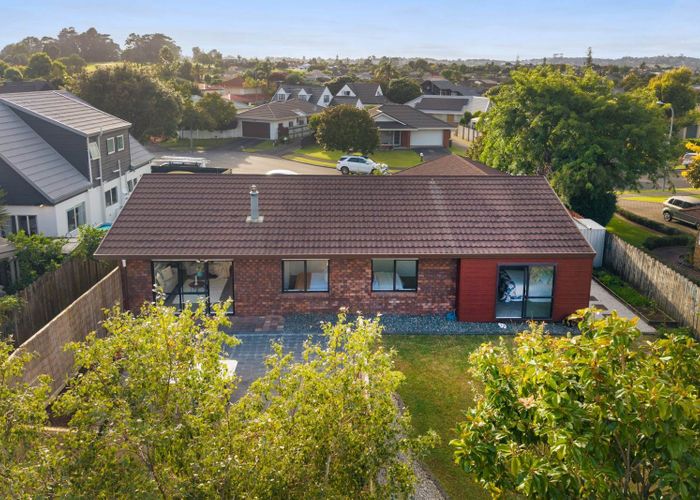  at 92 Frank Nobilo Drive, Golflands, Manukau City, Auckland