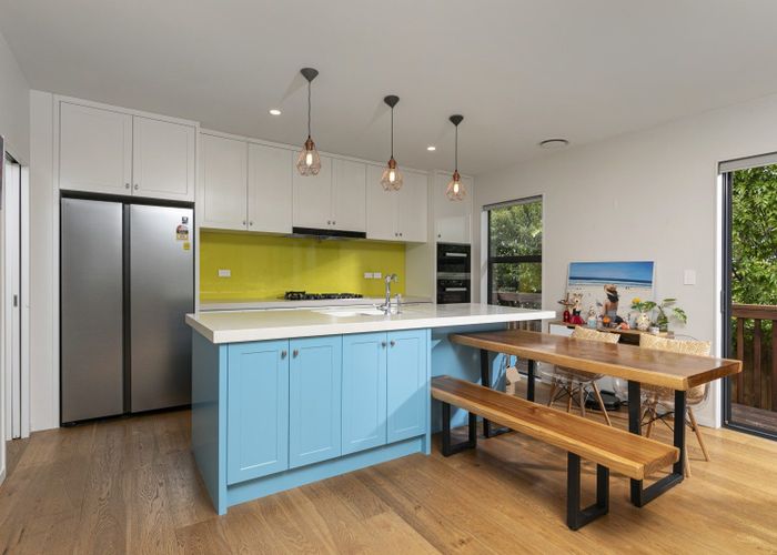  at 8B Dallinghoe Crescent, Milford, Auckland