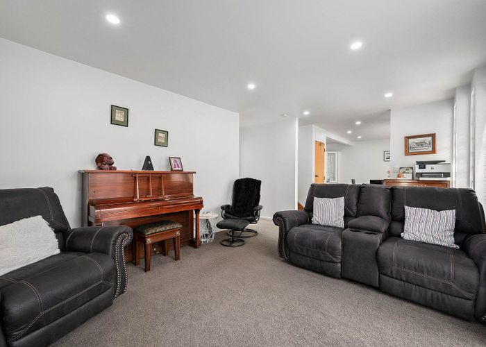  at 3 Eagle Street, Karori, Wellington, Wellington