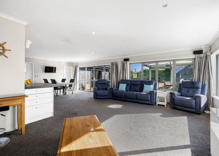  at 320 Pages Road, Wainoni, Christchurch City, Canterbury