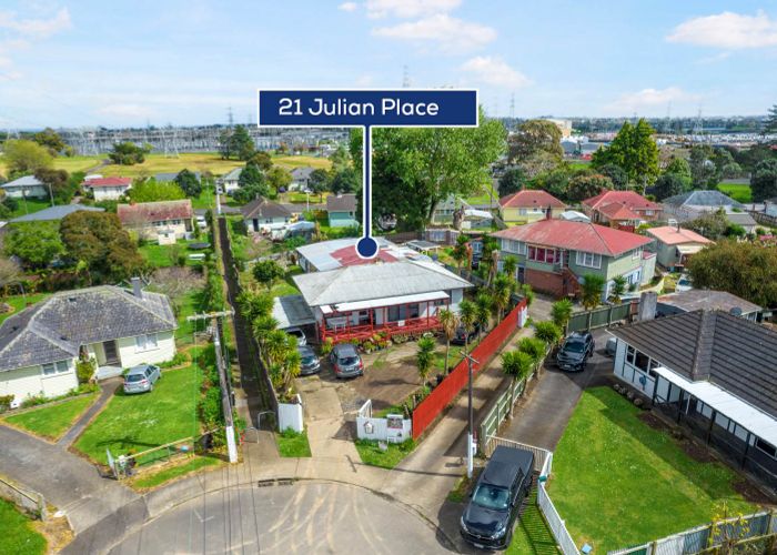  at 21 Julian Place, Otara, Auckland