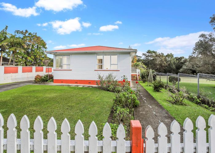  at 81 Connell Street, Blockhouse Bay, Auckland