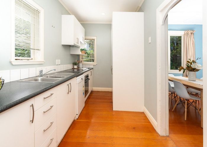  at 25 Omar Street, Khandallah, Wellington, Wellington