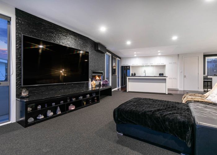  at 100B Lake Road, Northcote, Auckland