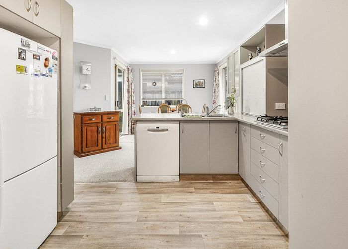  at 9 Grevillea Place, Melville, Hamilton