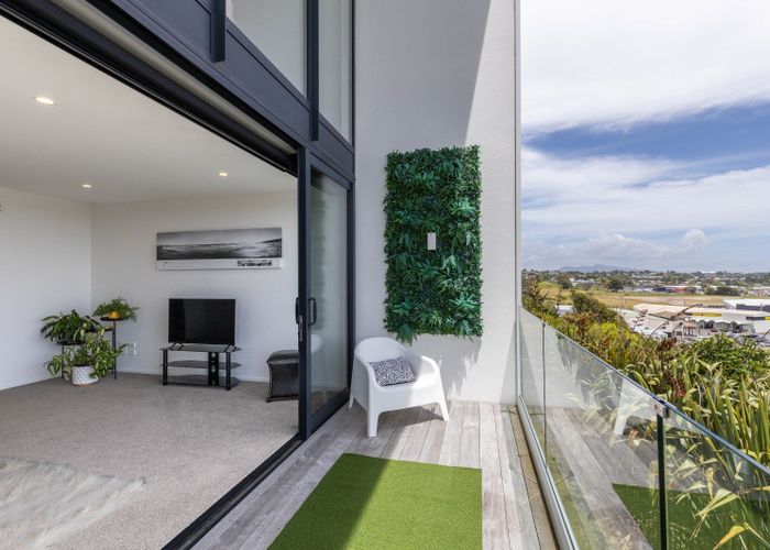  at 5/86 Hurlstone Drive, Waiwhakaiho, New Plymouth