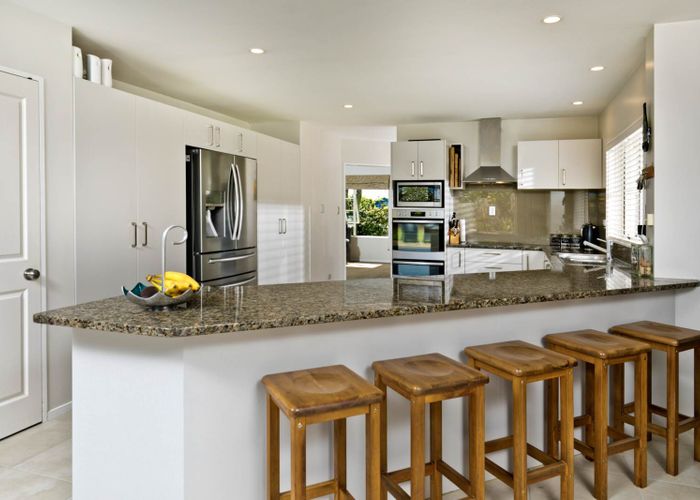  at 5 Kimberly Grove, Greenhithe, Auckland