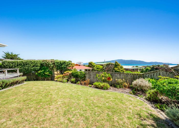  at 46 Hicks Crescent, Waikanae Beach, Waikanae