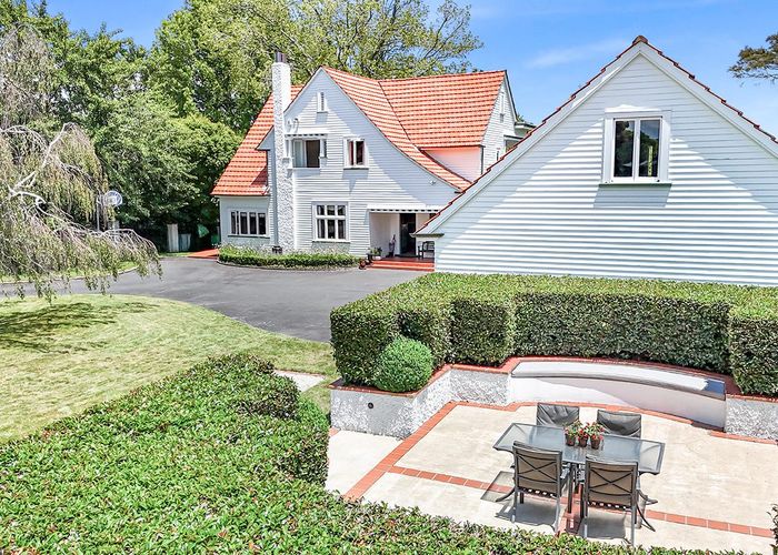  at 301 River Road, Claudelands, Hamilton