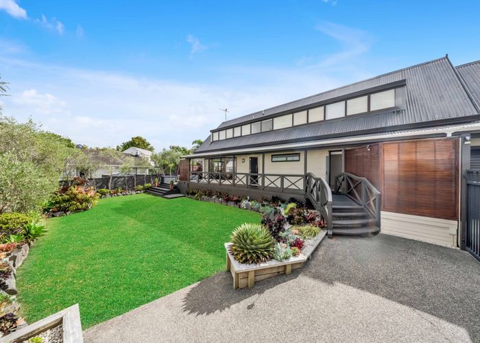  at 11 Marendellas Drive, Bucklands Beach, Manukau City, Auckland