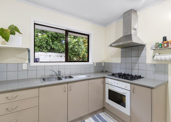  at 14 Holloway Place, Forest Lake, Hamilton