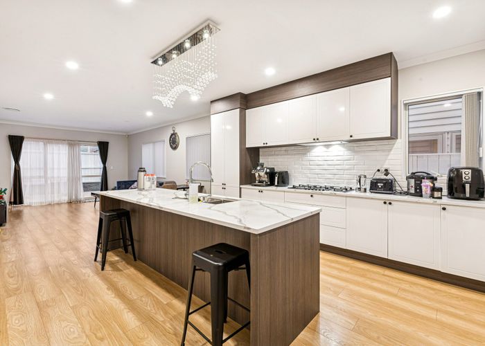  at 6  Puruatanga Drive, Flat Bush, Manukau City, Auckland