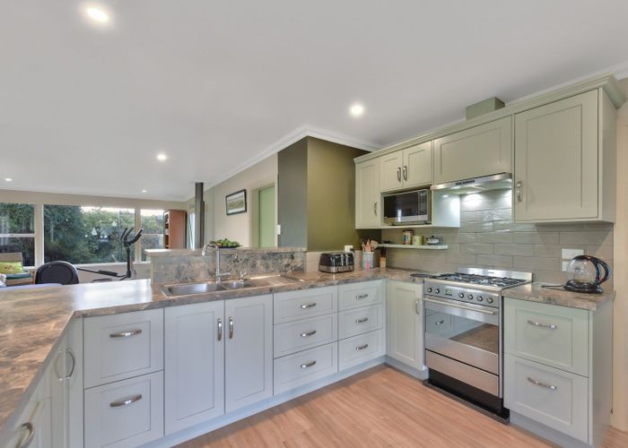  at 80 Old Mill Road, Brooklyn