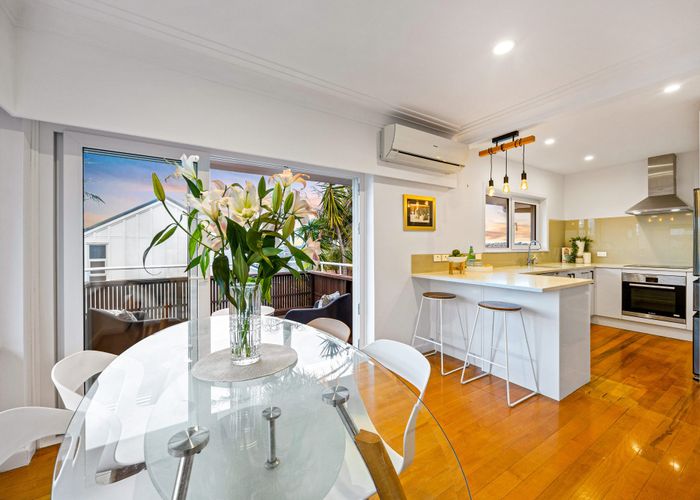  at 1/4 Richards Avenue, Forrest Hill, North Shore City, Auckland