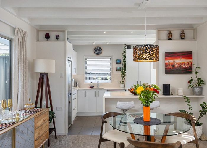  at 2/5 Wesley Avenue, Mount Albert, Auckland City, Auckland