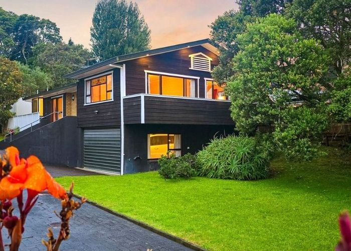  at 6A Brian Avenue, Forrest Hill, Auckland