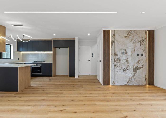  at 38C  Rosebank Road, Papatoetoe, Manukau City, Auckland