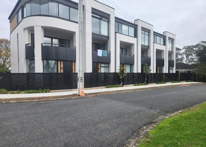  at 2F Bolina Cres, Pakuranga, Manukau City, Auckland