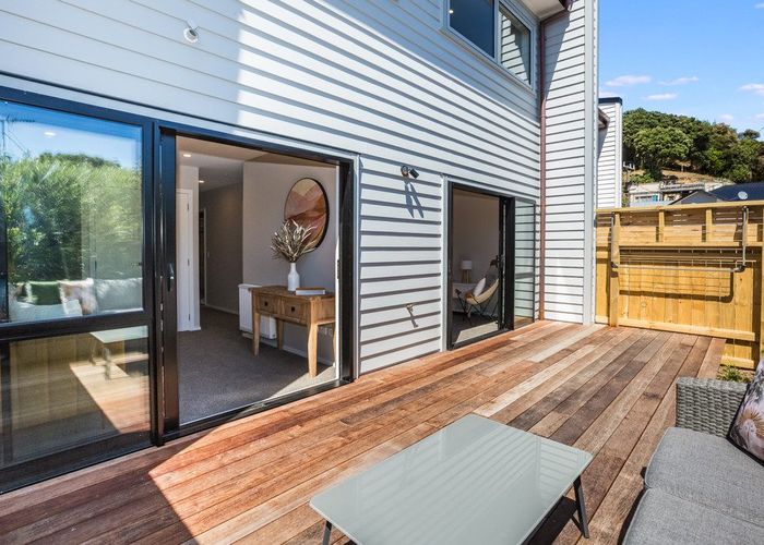  at 2/7 Grays Road, Plimmerton, Porirua