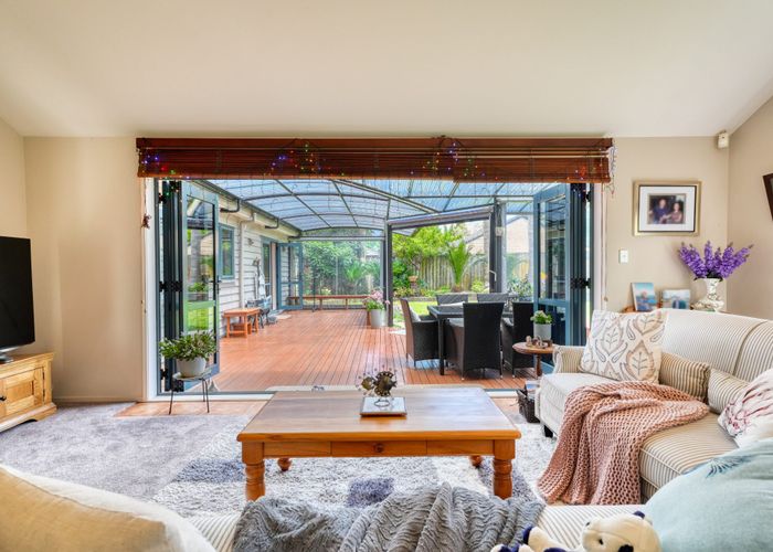  at 76 Lothian Brae, Wattle Downs, Auckland