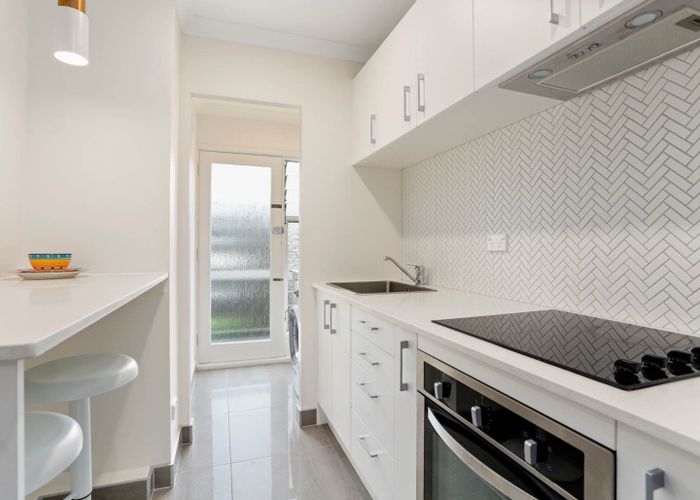  at 10/2 Fairview Road, Mount Eden, Auckland City, Auckland
