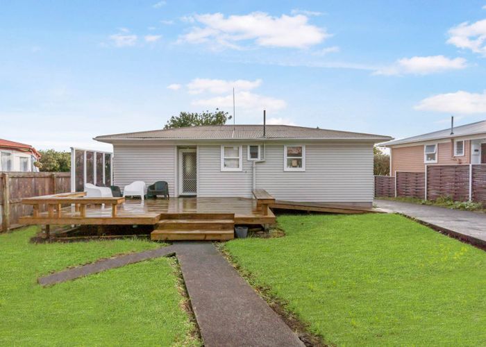 Free property data for 41 Maple Street, Avondale, Auckland homes.co.nz