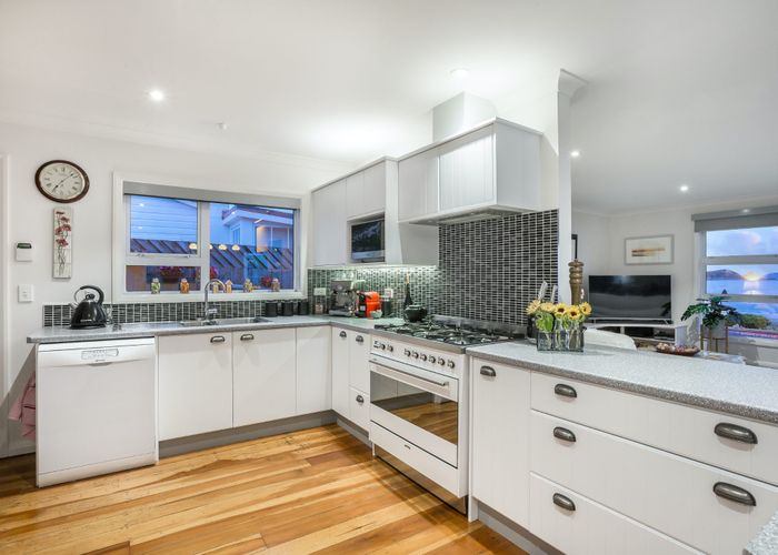  at 6 South Beach Road, Plimmerton, Porirua, Wellington