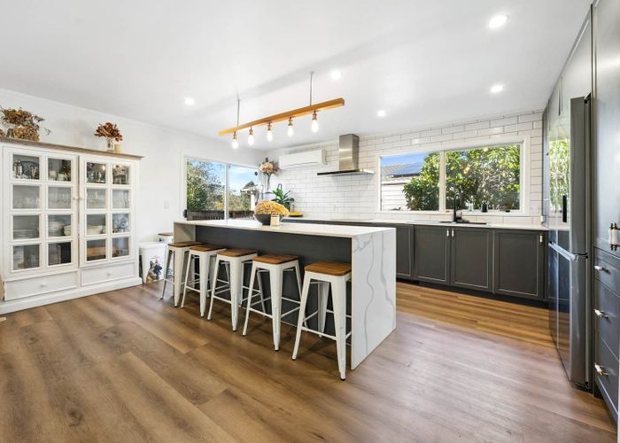  at 19 Zefiro Drive, Massey, Waitakere City, Auckland