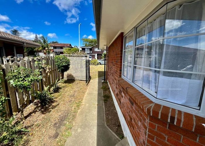  at 2/15 Summermist Drive, Northpark, Manukau City, Auckland