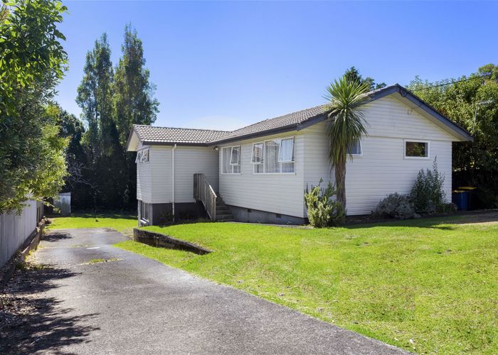 Free property data for 43 Taipari Road, Te Atatu Peninsula, Auckland