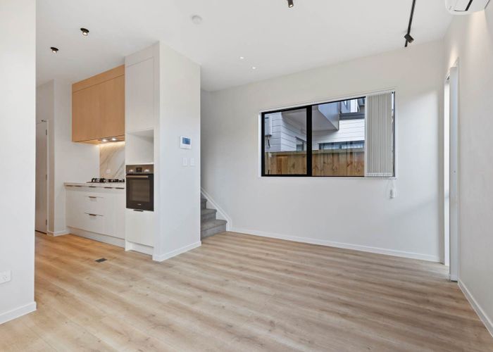  at 104C  Edgewater Drive, Pakuranga, Manukau City, Auckland