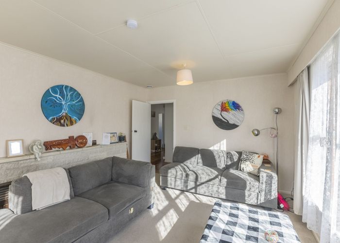  at 105 Rangituhi Crescent, Takapuwahia, Porirua
