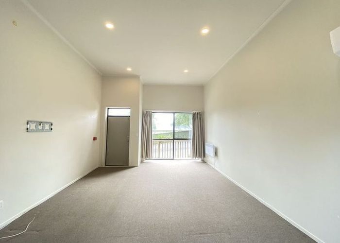  at 2/2 Swan Hill Drive, Glen Eden, Waitakere City, Auckland