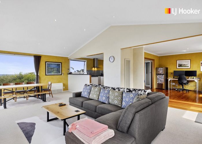  at 45 Aberdeen Road, Saint Clair, Dunedin