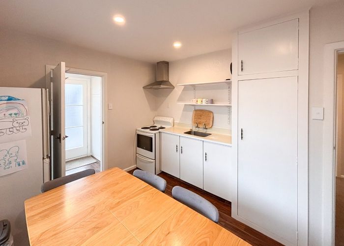  at 2/16 Oxley Avenue, St. Albans, Christchurch City, Canterbury