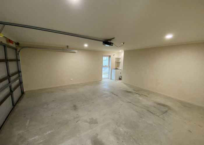  at 11/61 The Avenue, Albany, North Shore City, Auckland