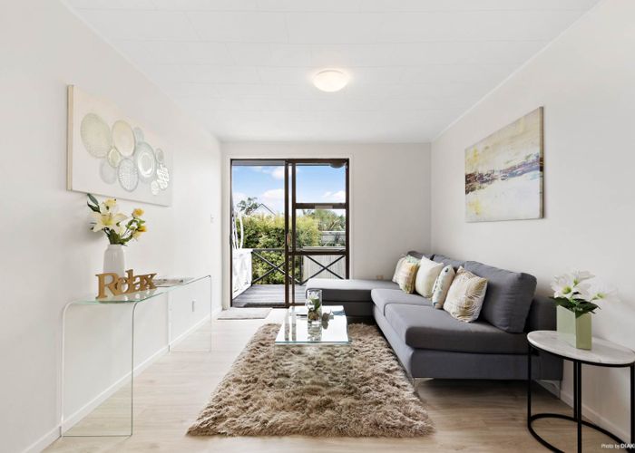  at 1/15 Garland Road, Greenlane, Auckland