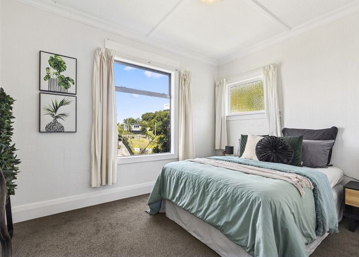  at 24 Hungerford Road, Lyall Bay, Wellington, Wellington