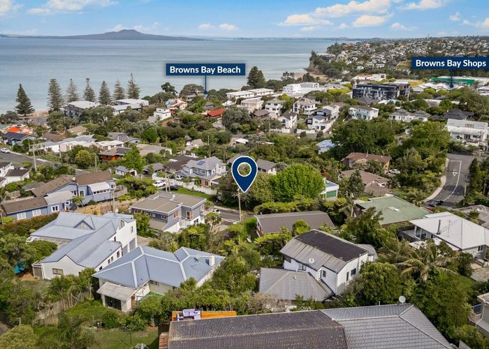  at 8B Oban Road, Browns Bay, North Shore City, Auckland