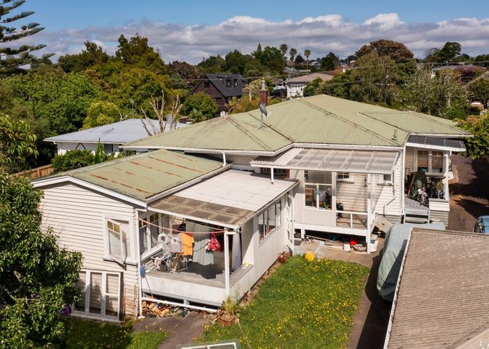  at New Lynn, Waitakere City, Auckland