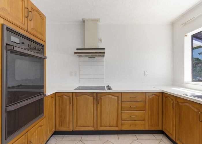  at 697a East Coast Road, Browns Bay, North Shore City, Auckland