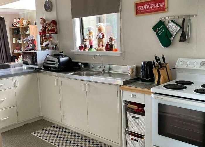  at 4 Margaret Place, Merrilands, New Plymouth, Taranaki