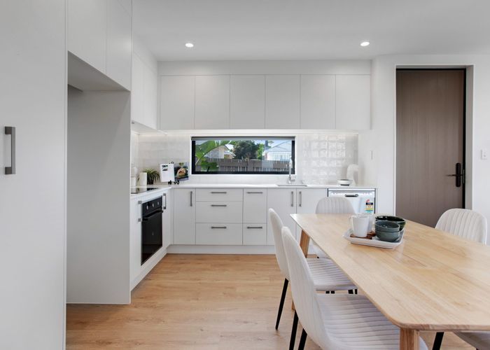  at 2/129 Richardson Road, Mount Albert, Auckland City, Auckland