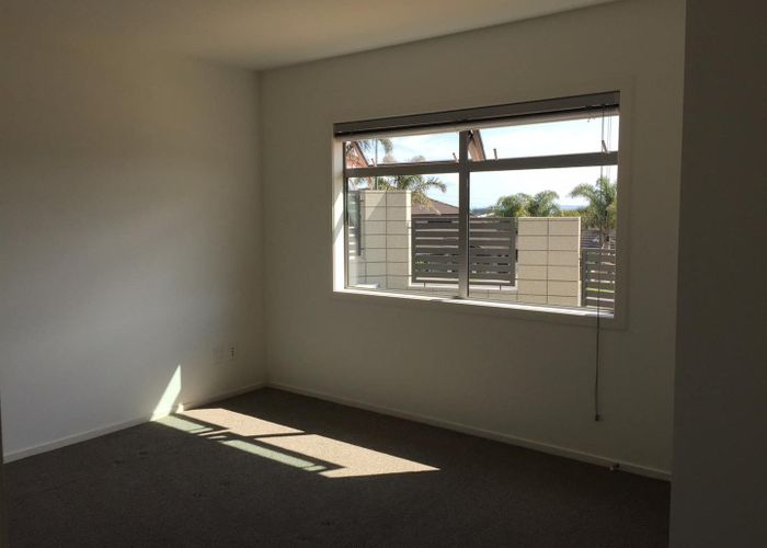  at 1/1 Henriette Place, The Gardens, Manukau City, Auckland