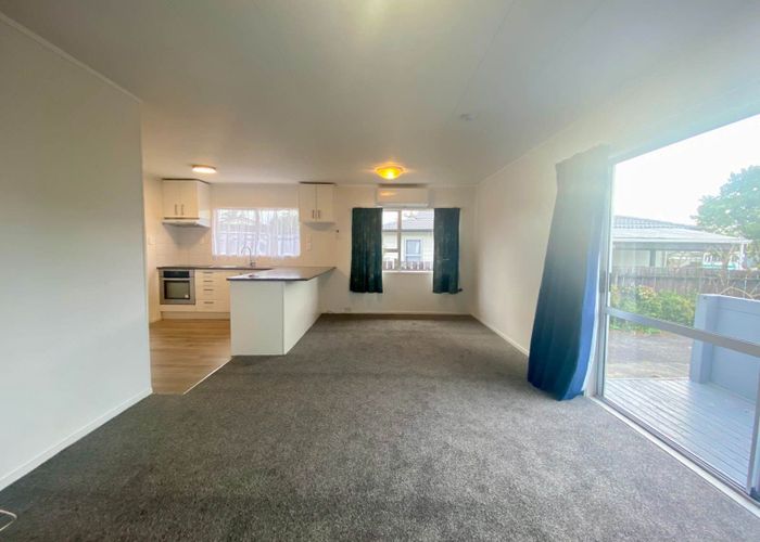  at 2 Silverstone Place, Henderson, Waitakere City, Auckland