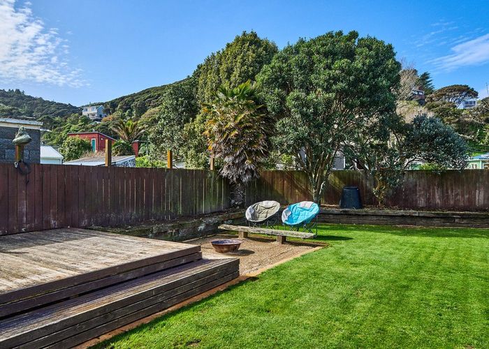  at 44 Airlie Road, Plimmerton, Porirua
