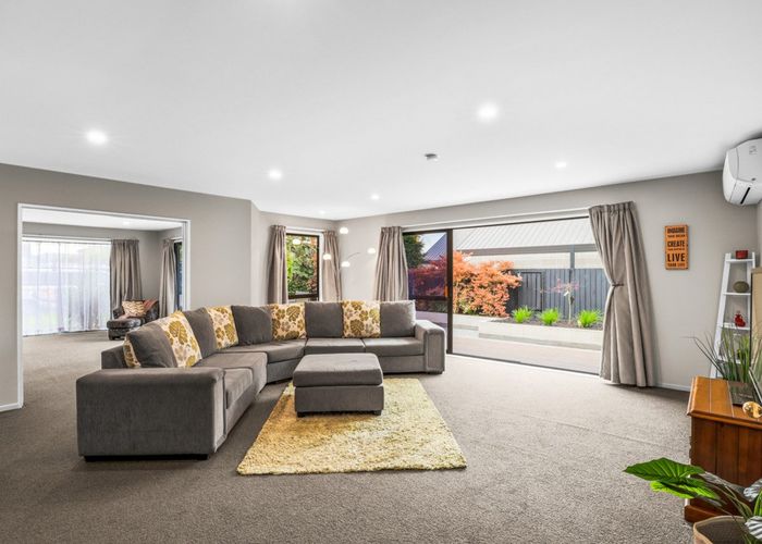  at 3 Hunt Lane, Avondale, Christchurch