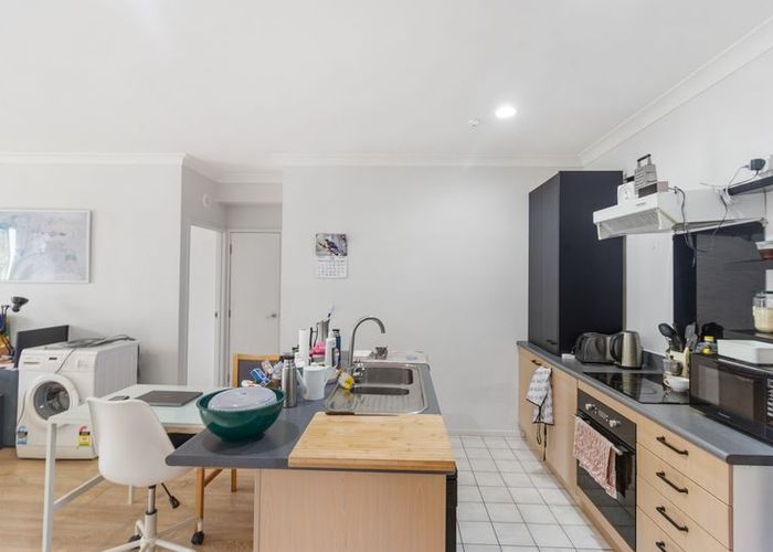  at 121/3 Morningside Drive, Morningside, Auckland City, Auckland