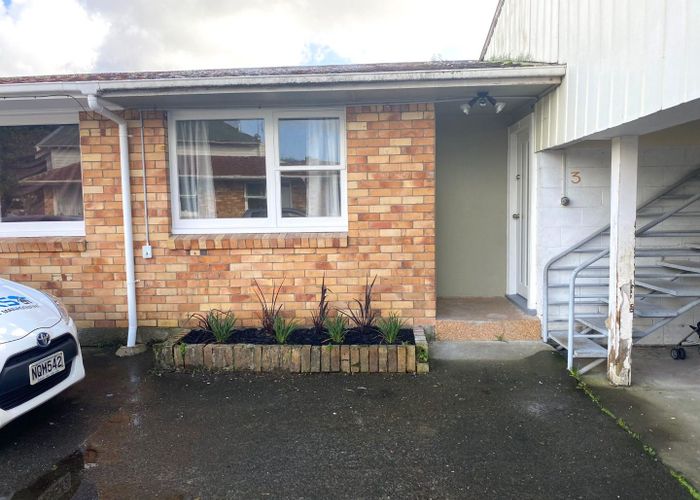 at 2/33 Kitchener Road, Sandringham, Auckland City, Auckland